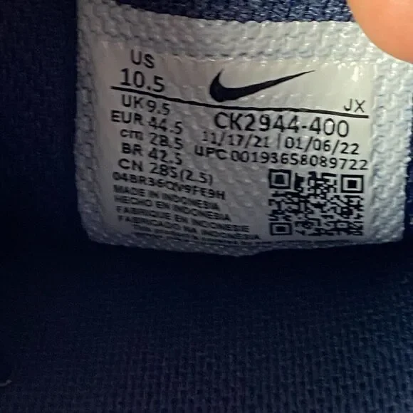 Nike venture Runner Mens 10.5 Shoes Blue Midnight Navy Athletic Sneakers - Picture 9 of 10